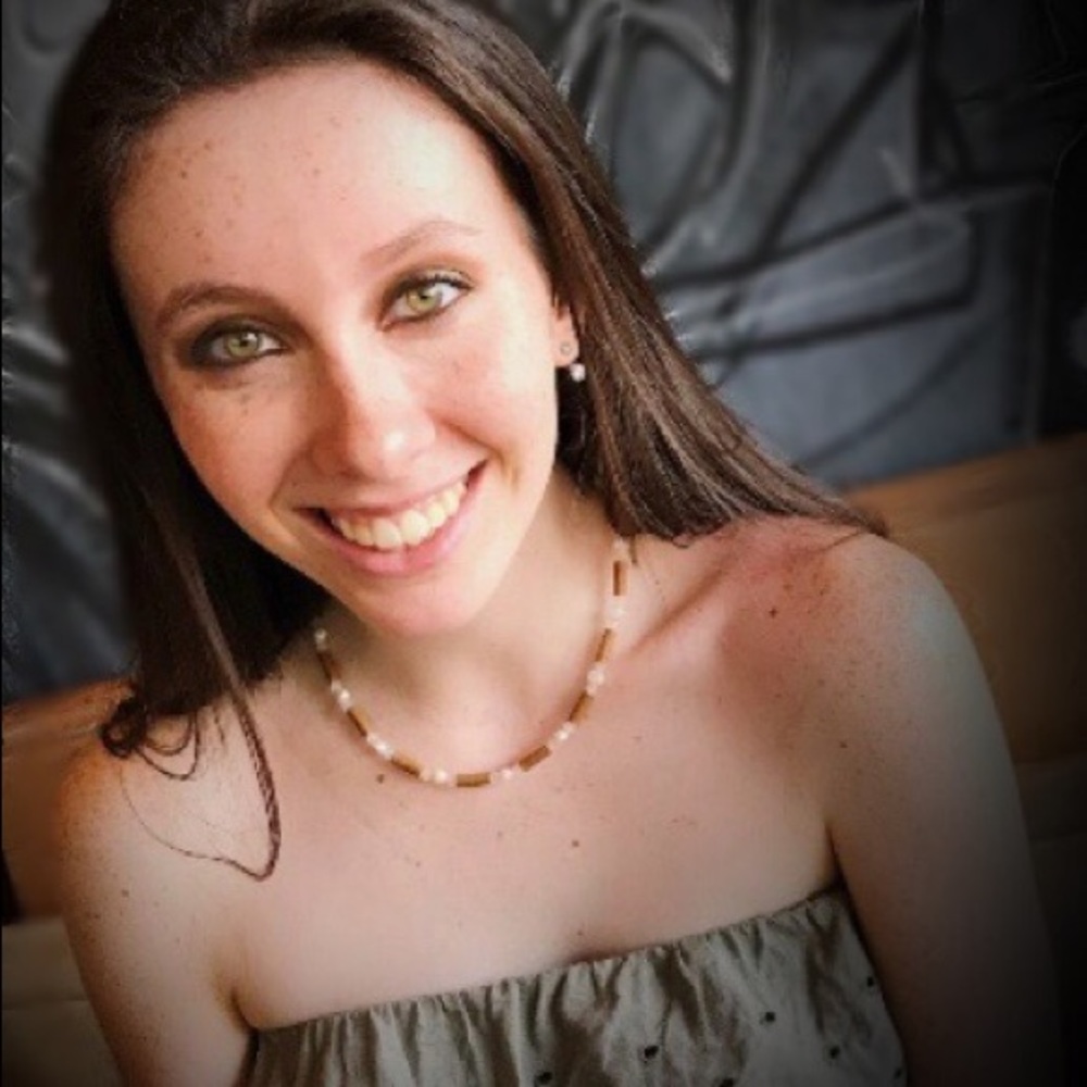 Meet your Posher, Danielle